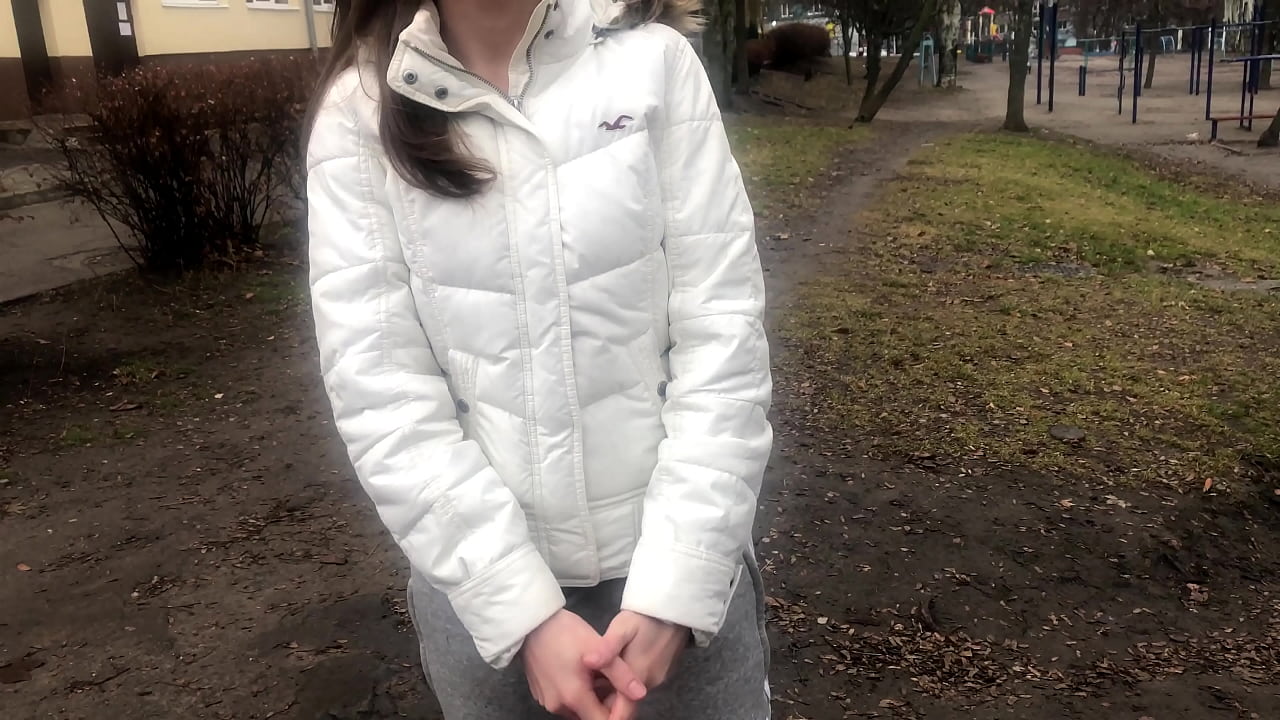 သူစိမ်းများအတွက် ငွေစုတ်ပြီး အခိုးခံရသည်။ ရုရှားအပျော်တမ်း။ စကားပြောခြင်းဖြင့်။